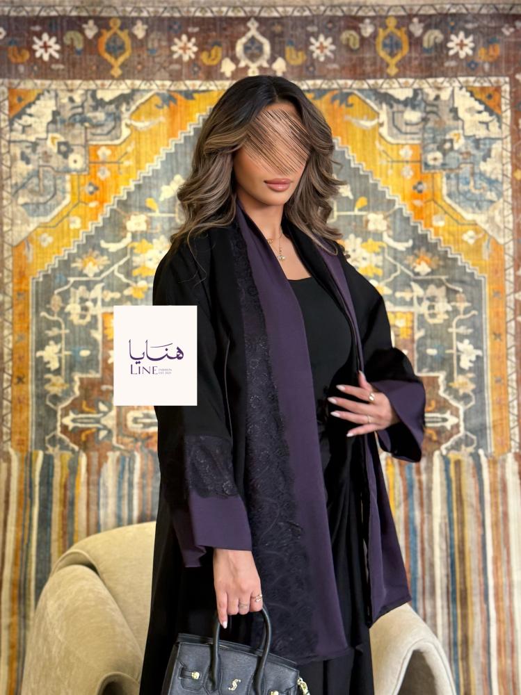 عباية إيفانا بقماش كريب الاناقة بكم موف مزين دانتيل