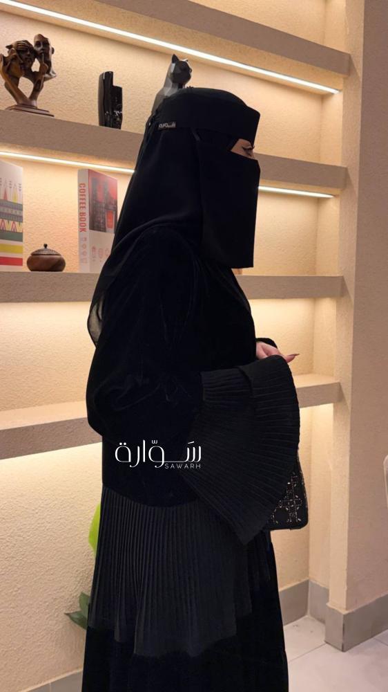 Winter abaya velvet pleats sleeves and underneath
