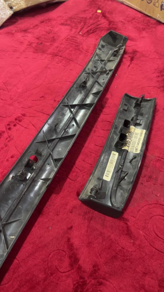 مسطره فورد فكتوريا الون اسود