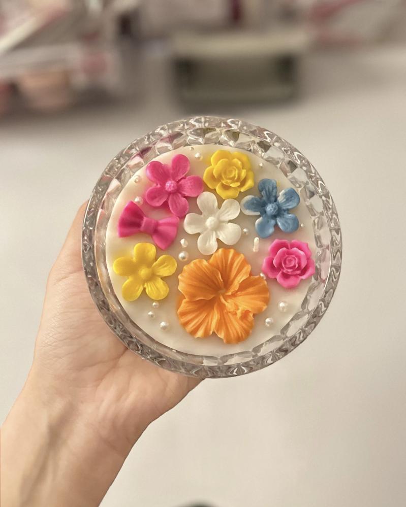 flower candle