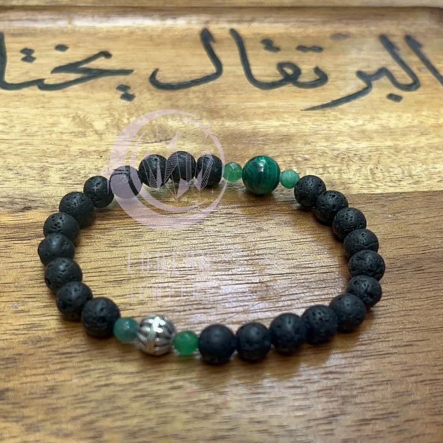 سوارة حجر المالاكيت مع الزمرد والفحم