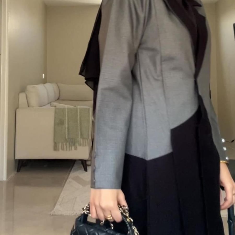 عباية بليزر رصاصي