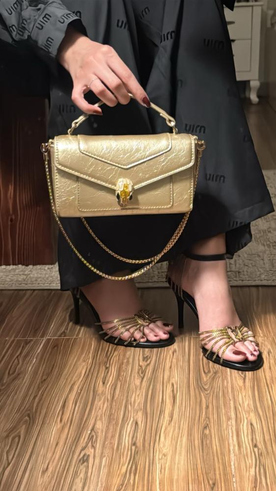 طقم مع الملحقات