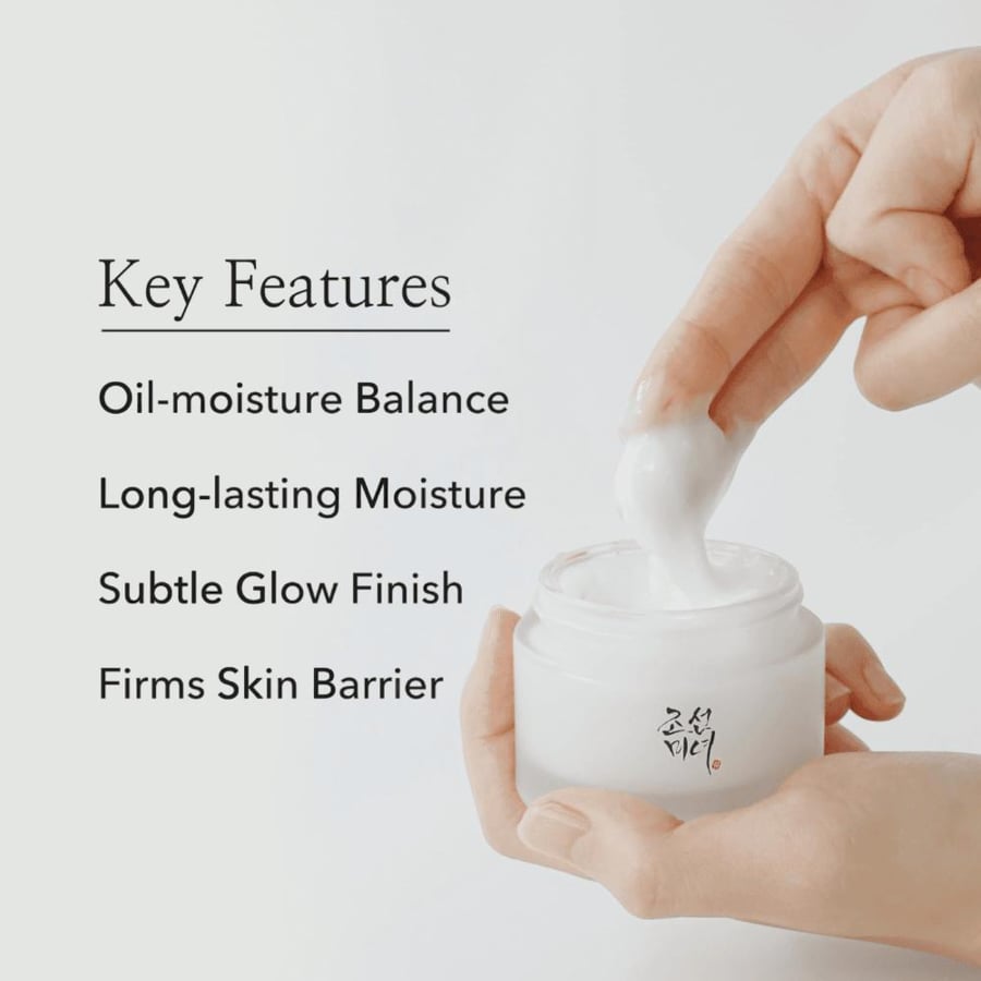 Beauty of Joseon Dynasty Moisturizing Cream 100ml: Deeply moisturizes the skin, leaving it radiant and soft all day long.