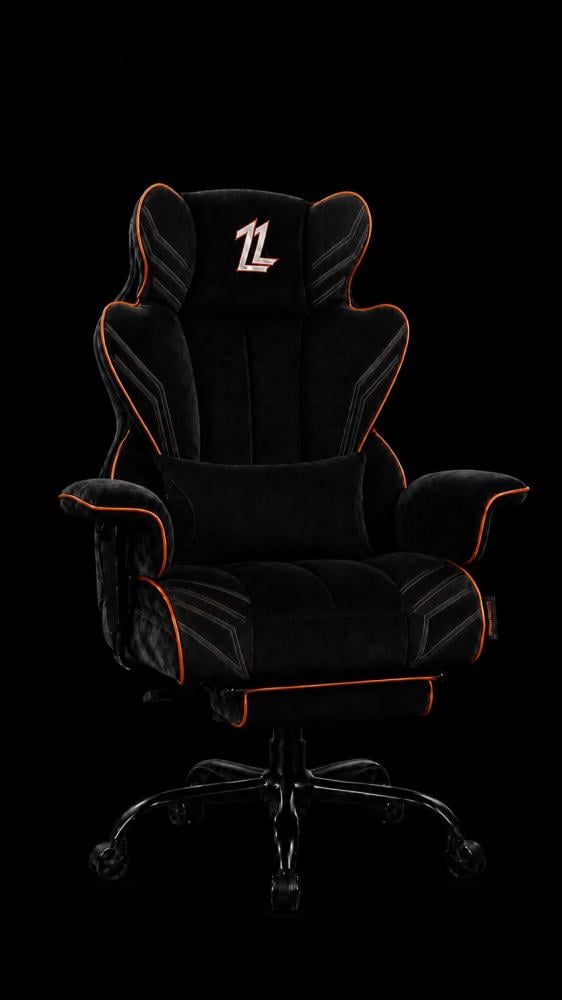كرسي سيقنتشر المخمل باللون الاسود من ايليفين لاب | ELEVEN LAB SIGNATURE Black Velvet Chair