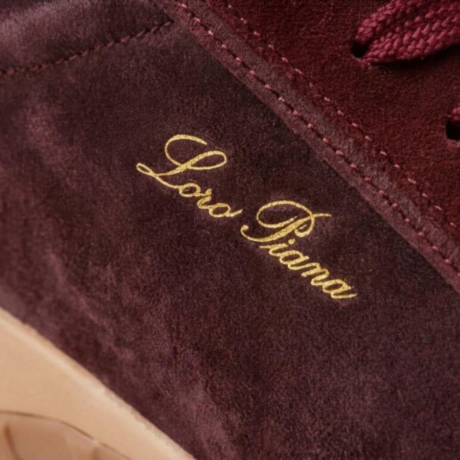 شوز  لورو بيانا Loro Piana بصميم عملي للارتداء اليومي