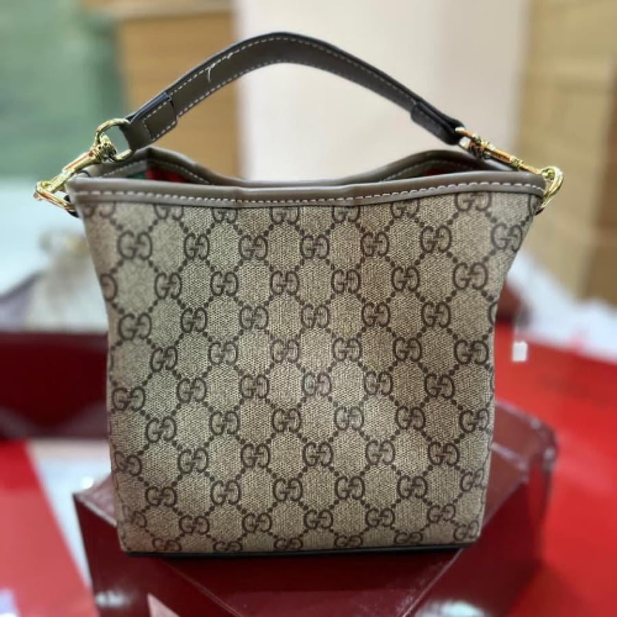Gucci women's bag with classic GG pattern master quality