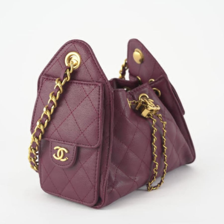 حقيبة شانيل CHANEL  نسائية  – أناقة فاخرة بتصميم راقٍ