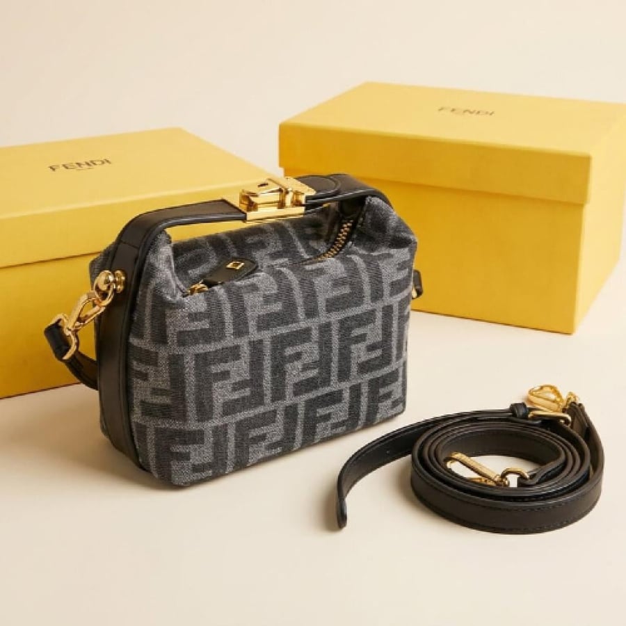 حقيبة فندي Fendi نسائية فاخرة – أناقة إيطالية بتصميم أيقوني