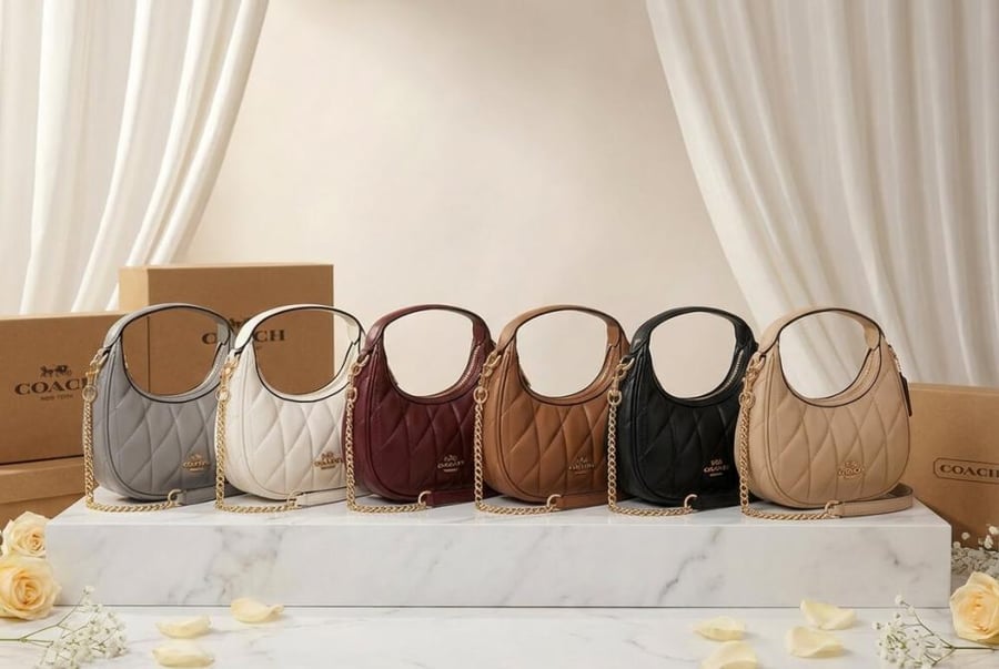 Women's Coach bag – Elegant padded design. Master quality