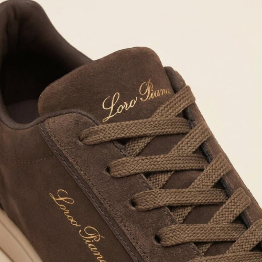 شوز  لورو بيانا Loro Piana بصميم عملي للارتداء اليومي