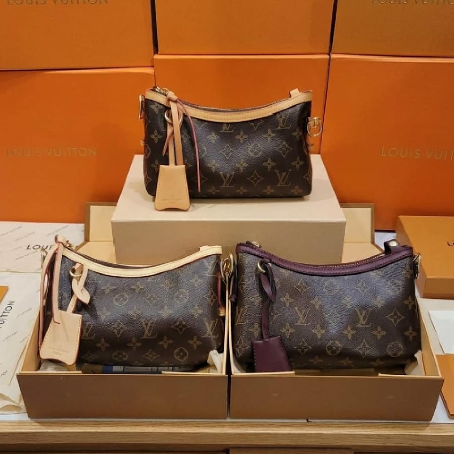 شنط يد لويس فيتون LV بتصميم أنيق وعصري