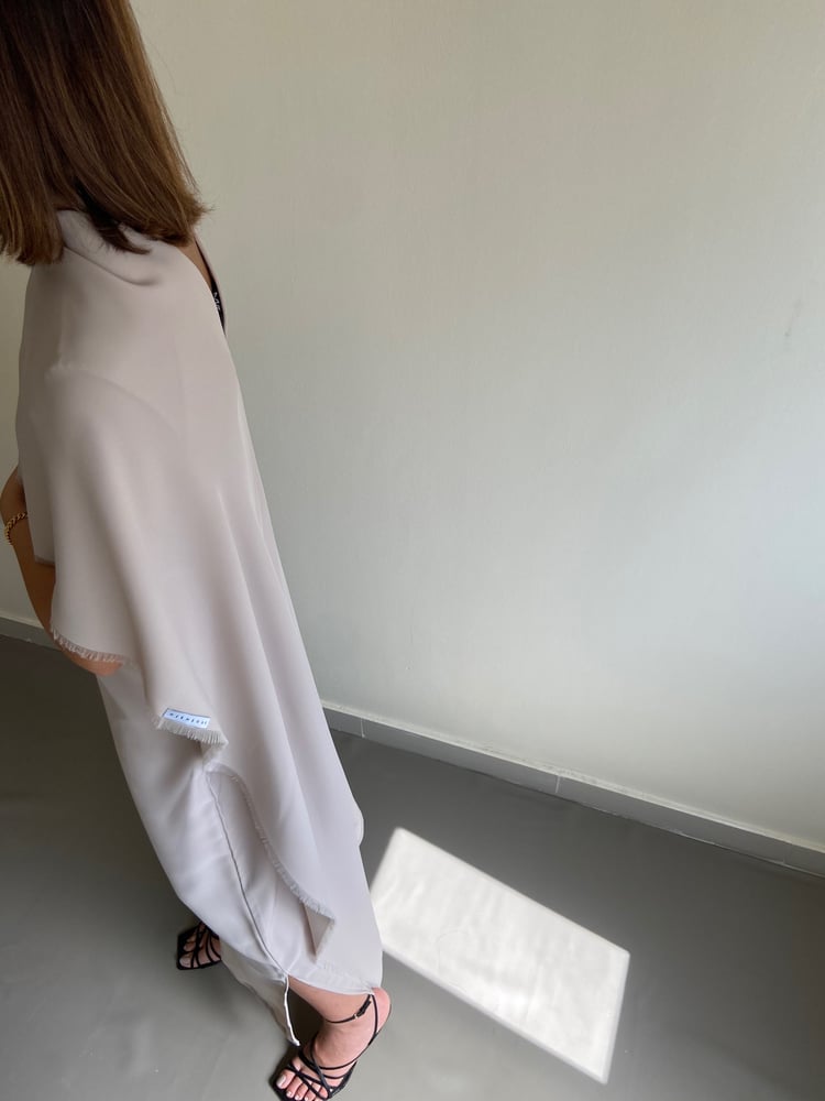 Shoulder scarf dress light beige