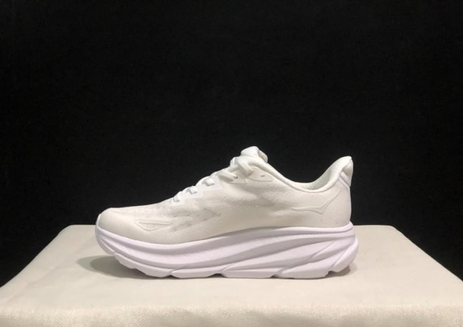 HOKA ONE CLIFTON 9