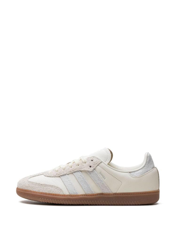 'كوبينهاغن لايس' x NAKED Samba