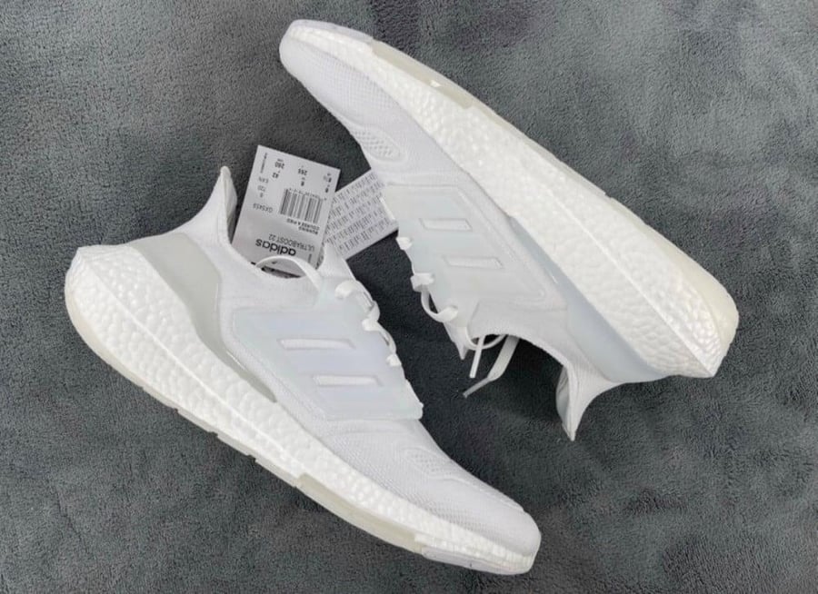 adidas Ultra Boost 2022 Triple White