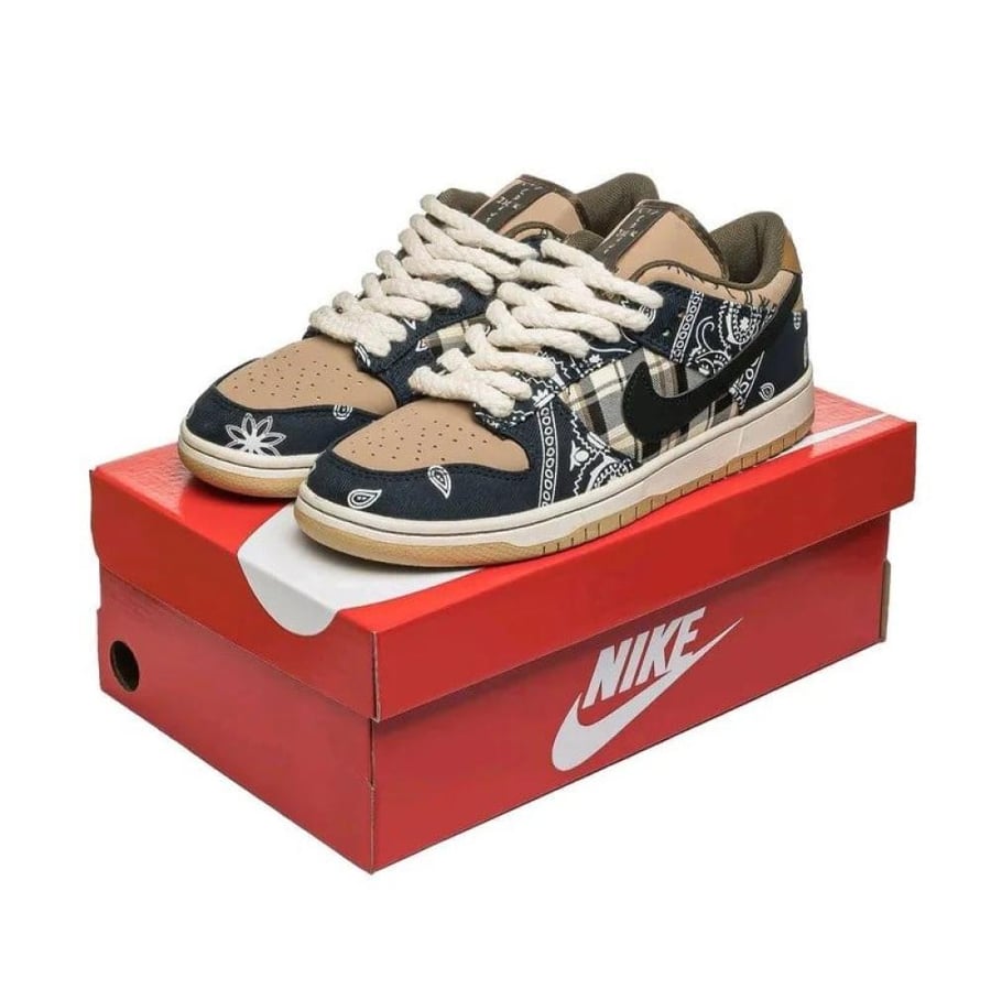 Nike SB Dunk Low Travis Scott