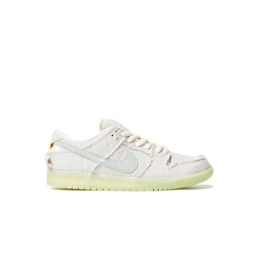 SB Dunk Low sneakers "Mummy"