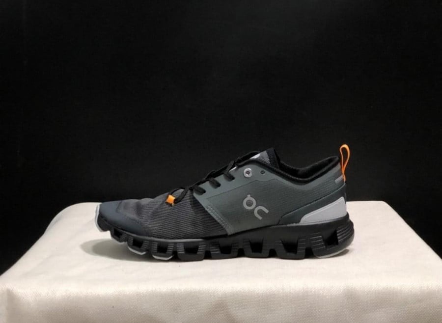 On Cloud X3 Shift