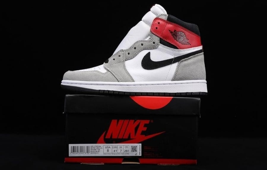 Air Jordan 1 Retro High OG 'Smoke Grey'