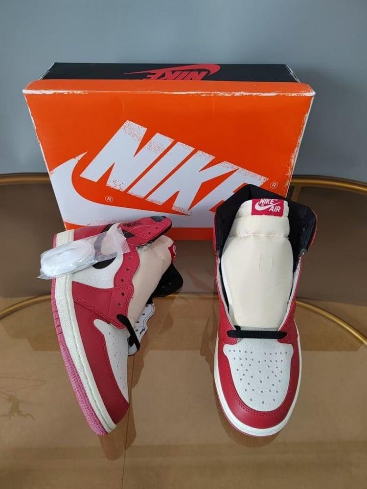 Air Jordan 1 High Chicago Lost and Found
