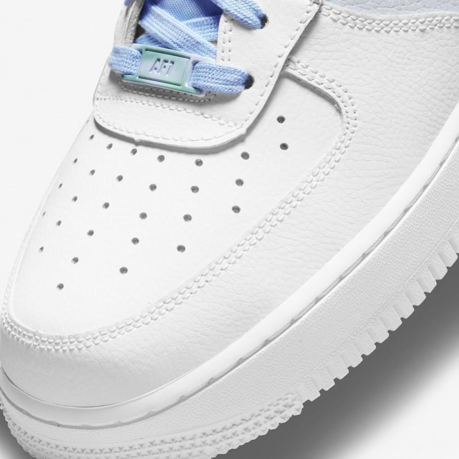 Air Force 1 '07 LV8 'Psychic Blue'