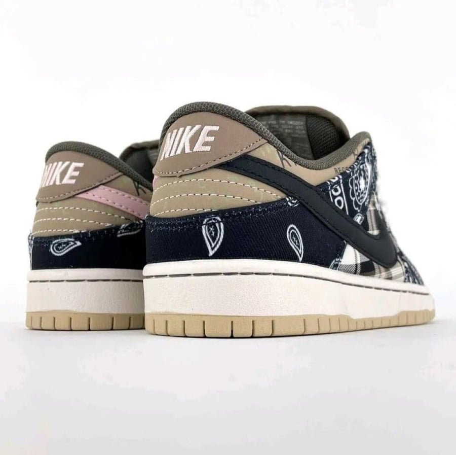 Nike SB Dunk Low Travis Scott