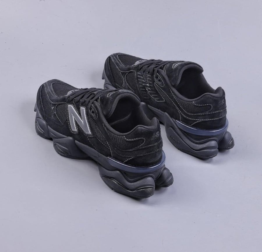 9060 'TRIPLE BLACK'