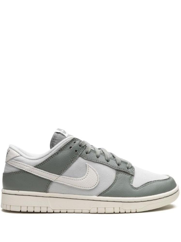حذاء رياضي Dunk Low Retro PRM "Mica Green".