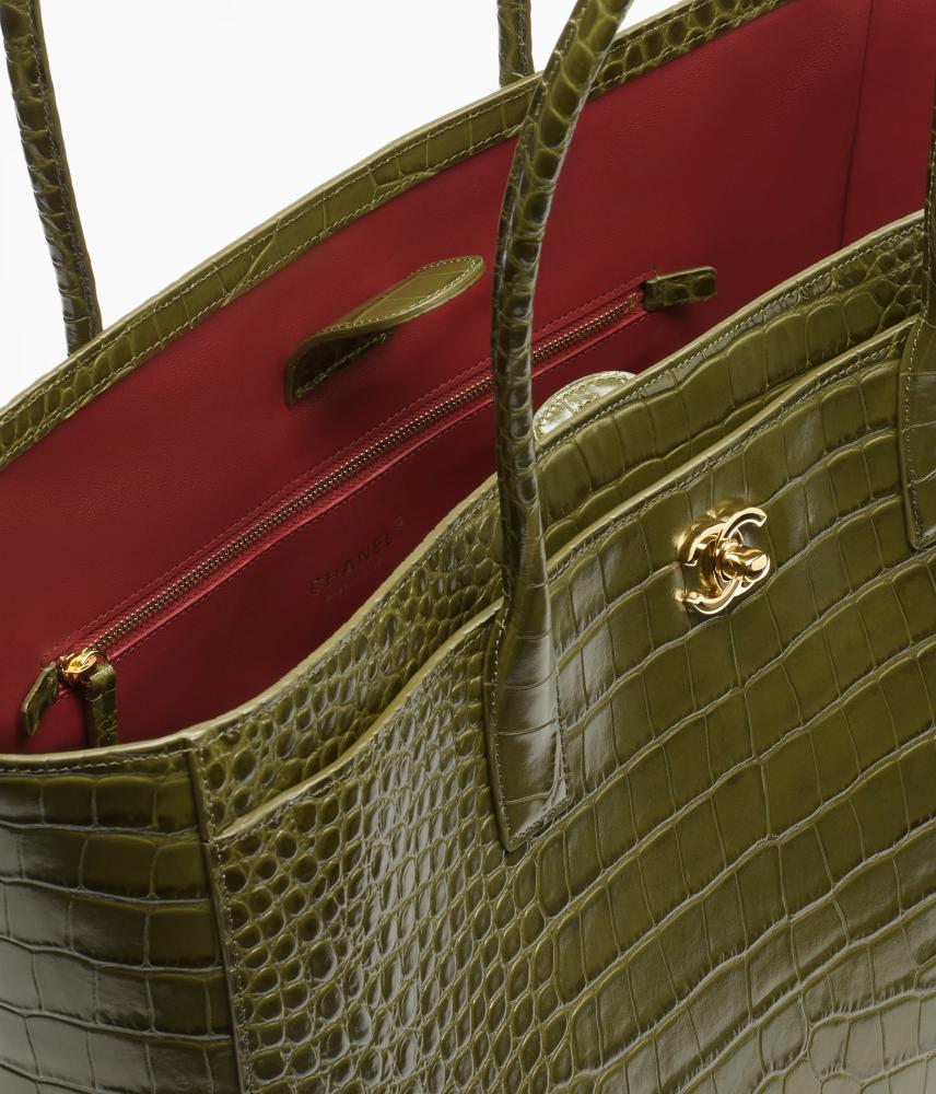 Crocodile Embossed Calfskin & Gold-Tone Metal  كاكي