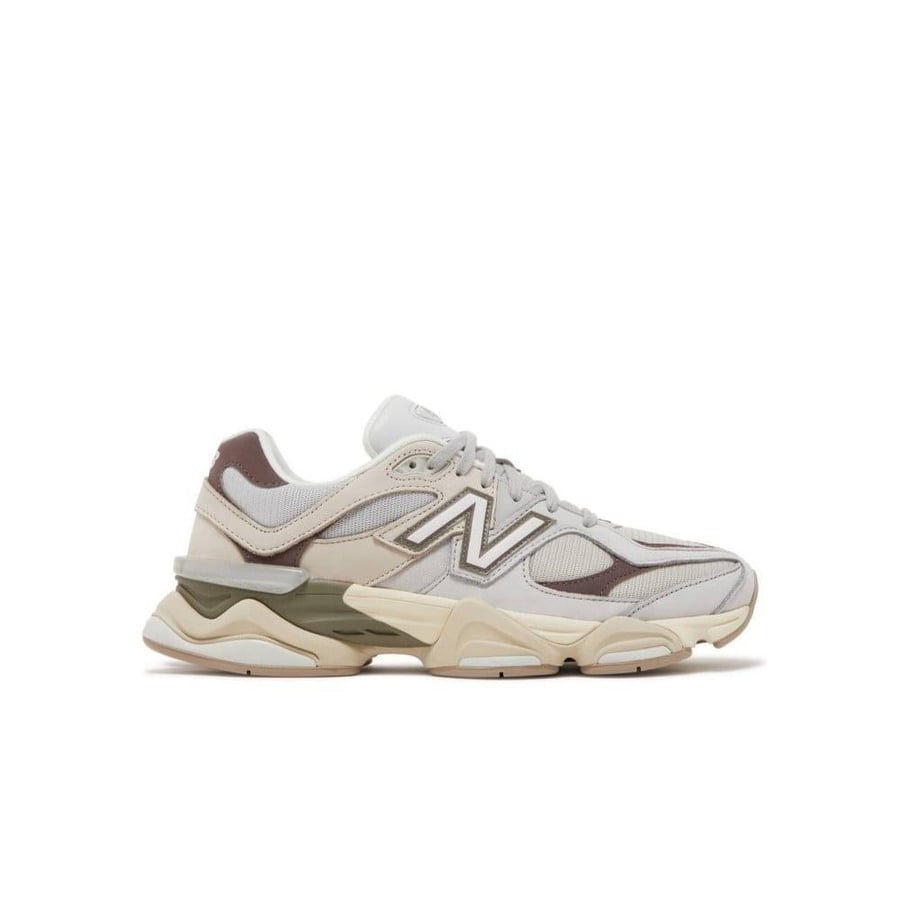9060 'GREY MATTER TIMBERWOLF'