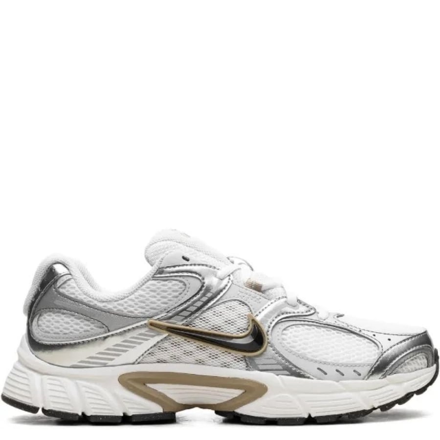 Nike V5 RNR "Parachute Beige/Metallic Pewter"