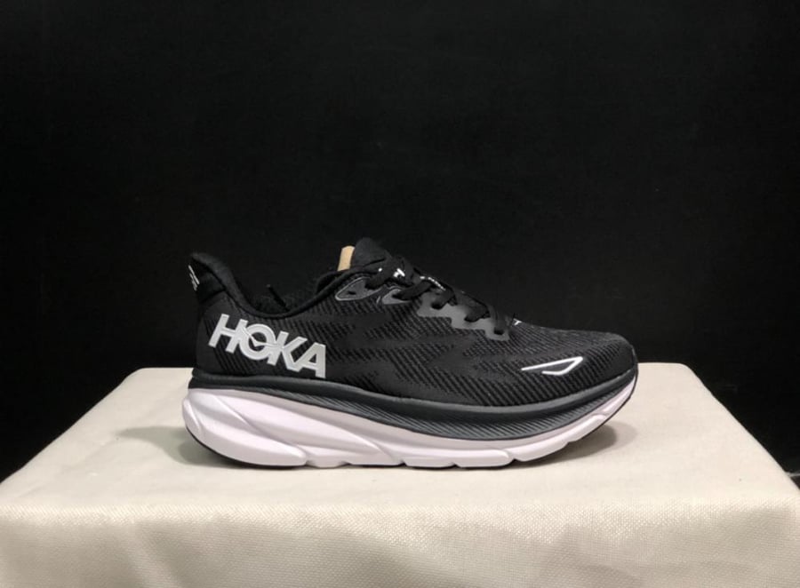 HOKA ONE CLIFTON 9