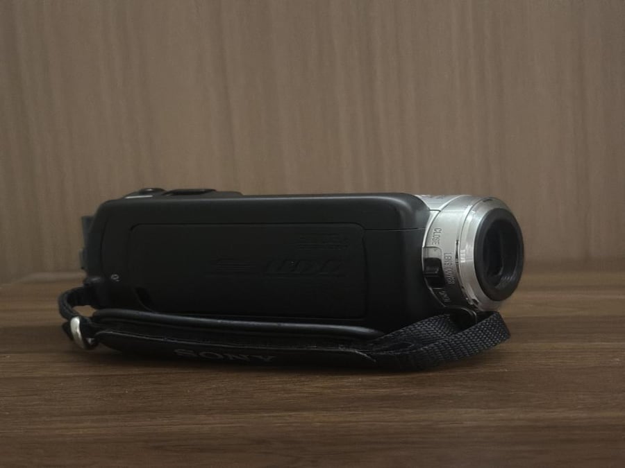 Sony Handycam DCR - SR37