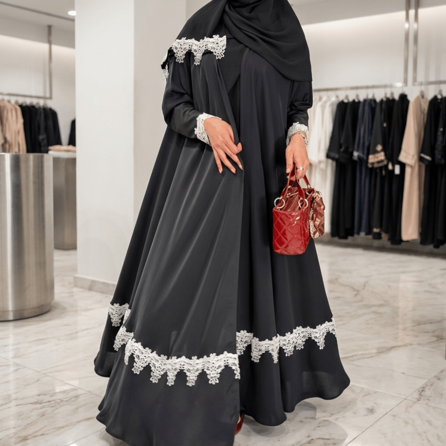 عباية سوداء بنقش ابيض