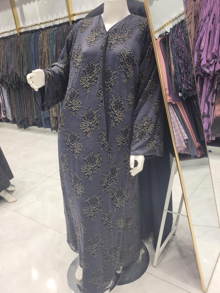 عباية نسائية بنقش للخروجات