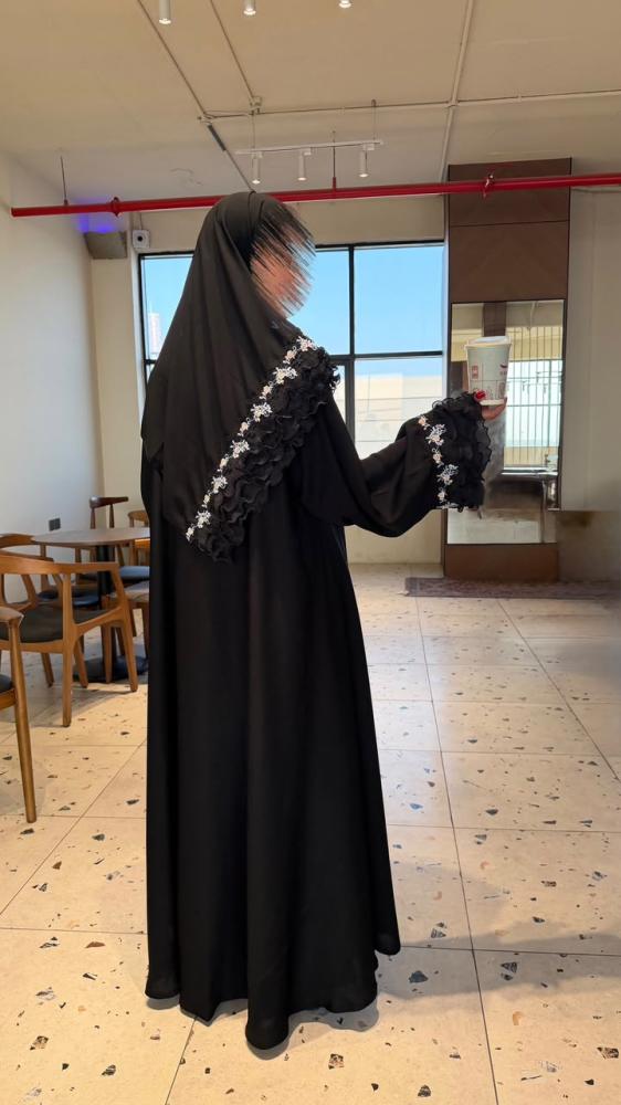 عباية نسائية سوداء راقية