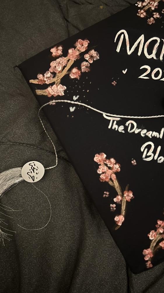 Custom execution of the design on the graduation cap