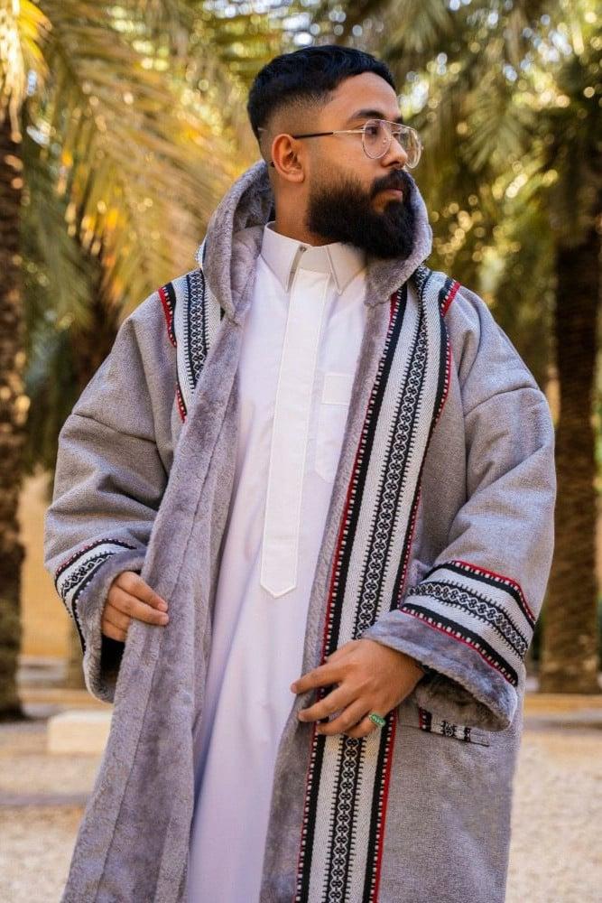 فروة مع نقش السدو