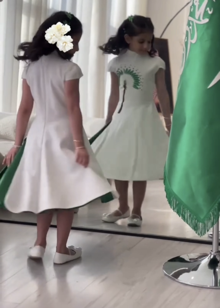 فستان بناتي عزنا بطبعنا