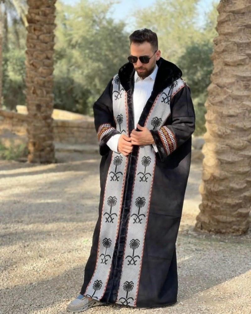 فروة رجالي شمواه مطعمه بأطراف سدو
