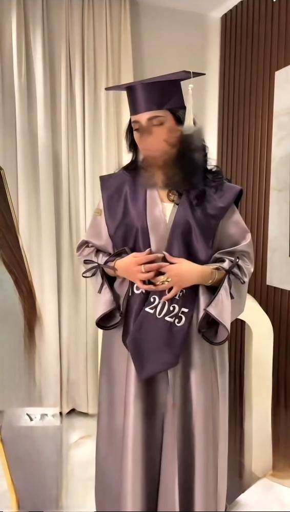 عباية تخرج الاكثر طلبا