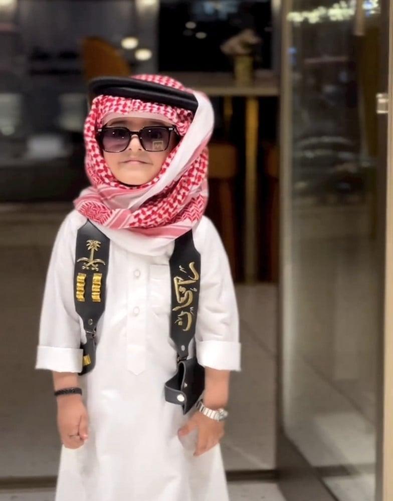 طقم مجند مع شماغ وعقال وطاقيه