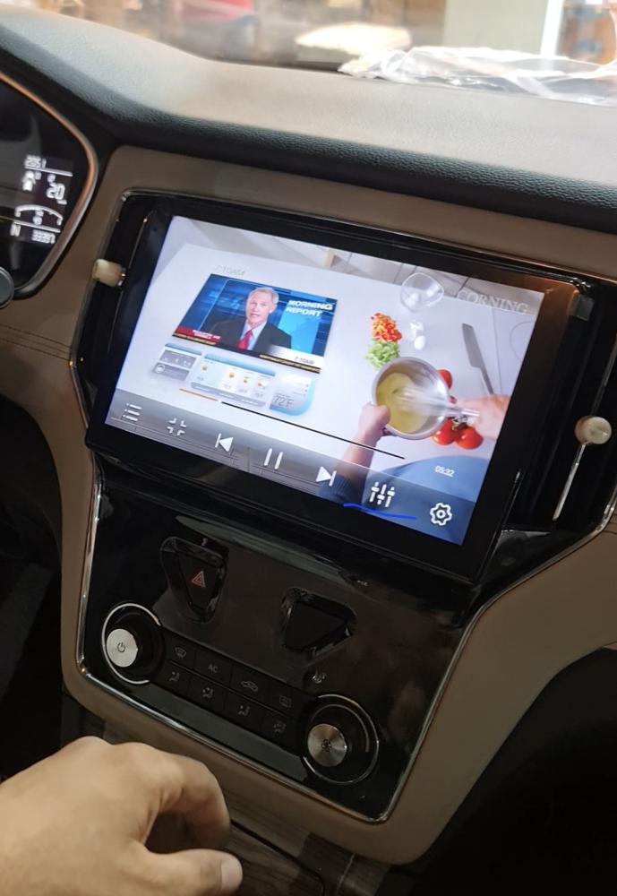 شاشة ام جي MG px5