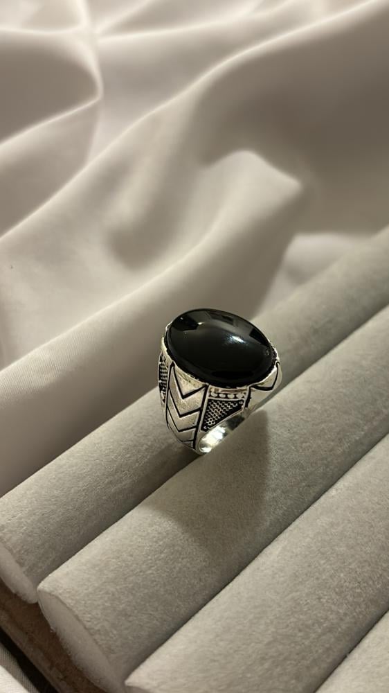 Black Yemeni agate ring