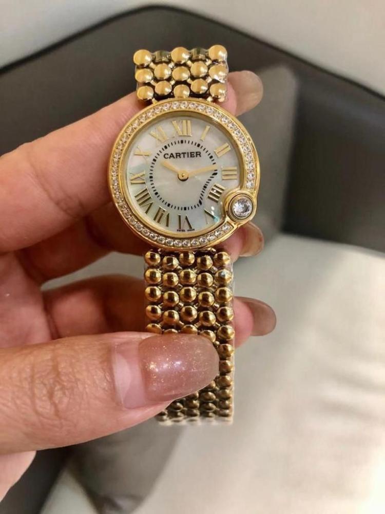 ساعة Cartier فاخرة