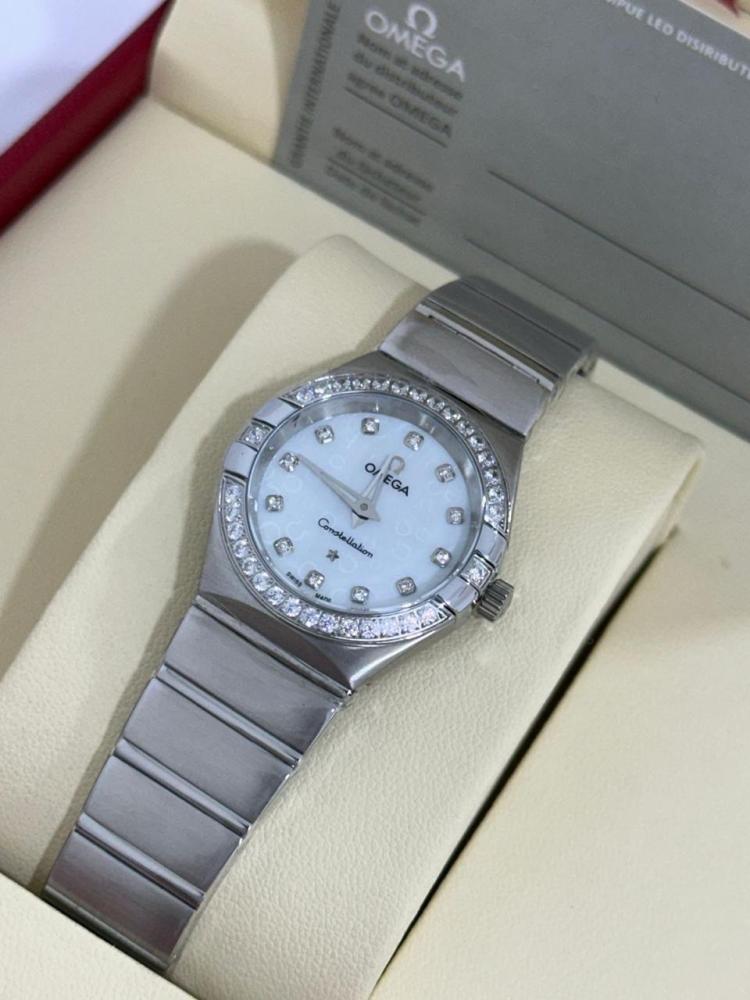 ساعه فاخرة OMEGA