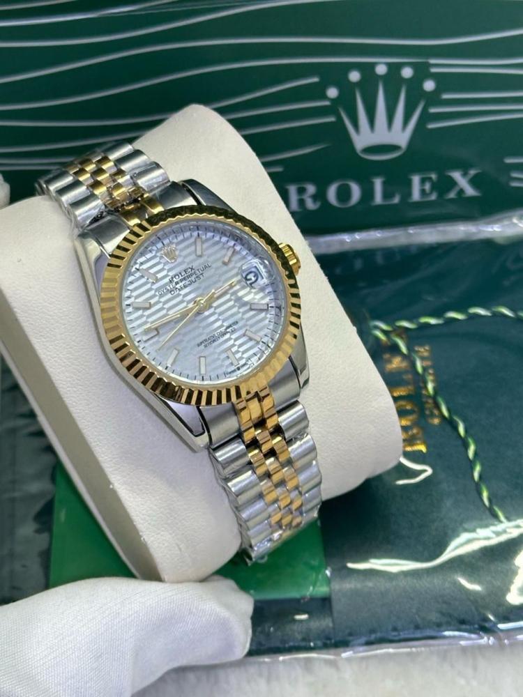 ساعة Rolex فاخرة