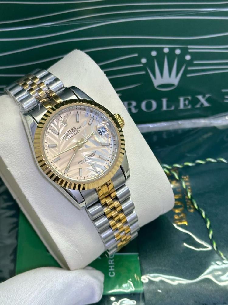 ساعة Rolex فاخرة