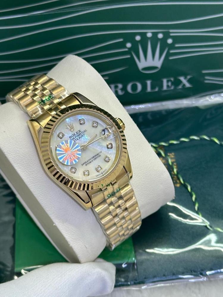 ساعة Rolex فاخرة